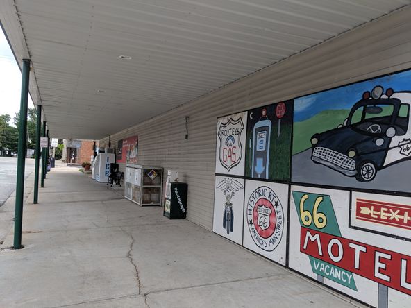210 W Main St, Lexington, IL 61753